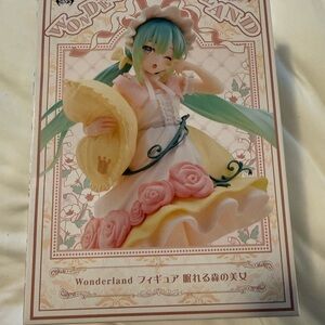Hatsune Miku Wonderland Figure - Sleeping Beauty